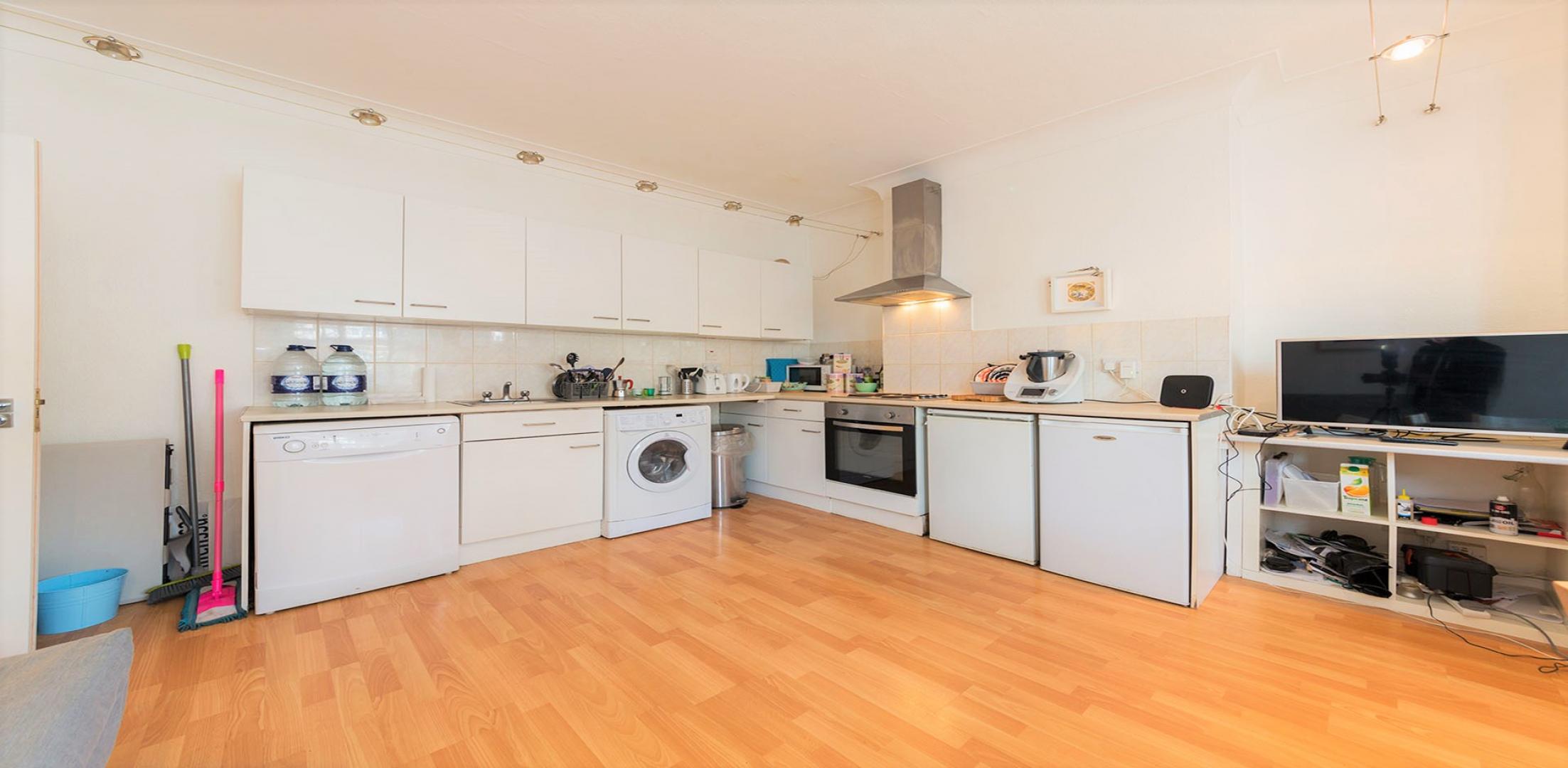 			PRIVATE GARDEN, 2 Bedroom, 1 bath, 1 reception Flat			 Stanley Gardens, WILLESDEN GREEN